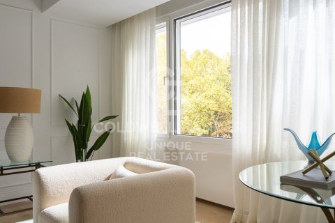 Apartment for sale in Madrid, Spain 4 bedrooms, 307 sq.m. No. 157771 - photo 7