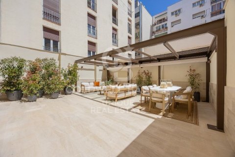 Apartment for sale in Madrid, Spain 4 bedrooms, 307 sq.m. No. 157771 - photo 28