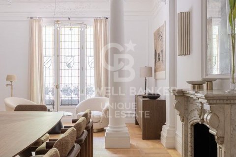 Apartment for sale in Madrid, Spain 4 bedrooms, 307 sq.m. No. 157771 - photo 7