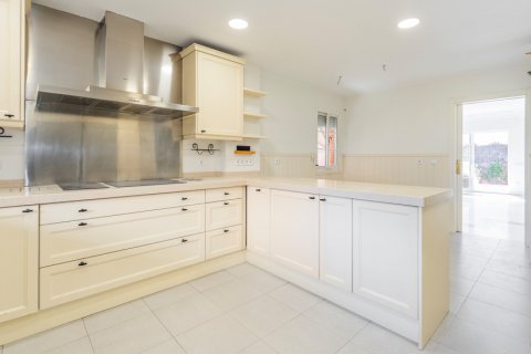 Townhouse for sale Madrid, Spain 7 bedrooms, 543 sq.m. No. 107990 - photo 16