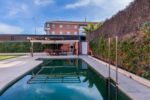 Townhouse for sale Madrid, Spain 7 bedrooms, 543 sq.m. No. 107990 - photo 2