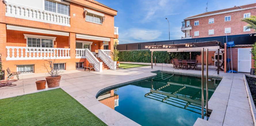Townhouse Madrid, Spain 7 bedrooms, 543 sq.m. No. 107990