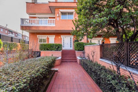 Townhouse for sale Madrid, Spain 7 bedrooms, 543 sq.m. No. 107990 - photo 7