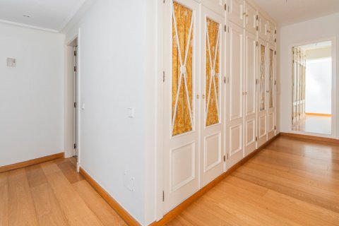 Townhouse for sale Madrid, Spain 7 bedrooms, 543 sq.m. No. 107990 - photo 30
