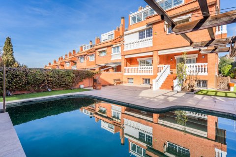 Townhouse for sale Madrid, Spain 7 bedrooms, 543 sq.m. No. 107990 - photo 4