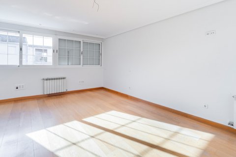 Townhouse for sale Madrid, Spain 7 bedrooms, 543 sq.m. No. 107990 - photo 26