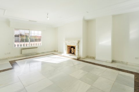 Townhouse for sale Madrid, Spain 7 bedrooms, 543 sq.m. No. 107990 - photo 11