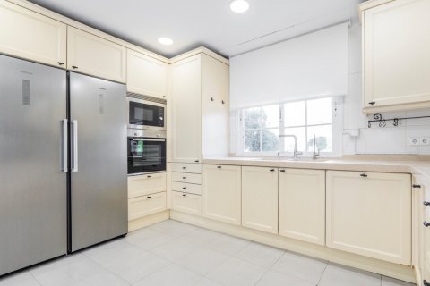 Townhouse for sale Madrid, Spain 7 bedrooms, 543 sq.m. No. 107990 - photo 17
