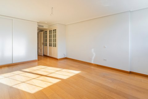 Townhouse for sale Madrid, Spain 7 bedrooms, 543 sq.m. No. 107990 - photo 28