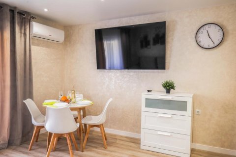 Wohnung zum Verkauf in Torrevieja, Alicante, Spanien 1 Schlafzimmer,  Nr. 165794 - Foto 1