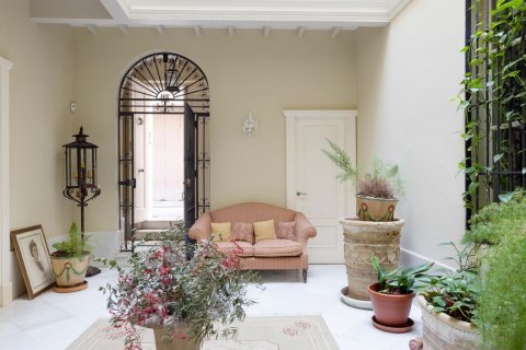 Huvila myytävänä Sevilla, Seville, Espanja, 6 makuuhuonetta, 422 m2 No. 113762 - kuva 2