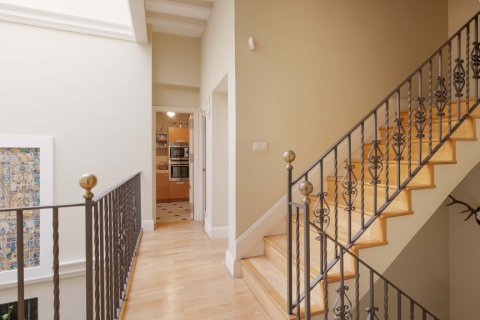 Huvila myytävänä Sevilla, Seville, Espanja, 6 makuuhuonetta, 422 m2 No. 113762 - kuva 17
