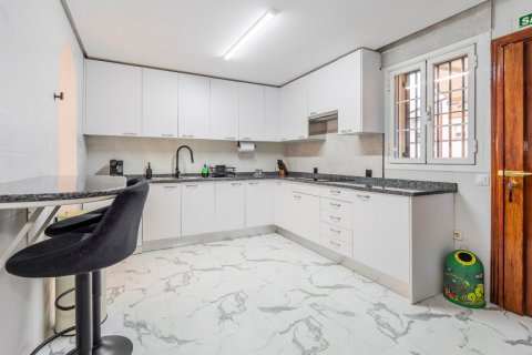House for sale Madrid, Spain 6 bedrooms, 366 sq.m. No. 113763 - photo 14