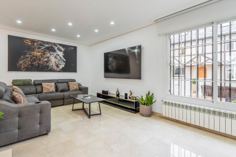 House for sale Madrid, Spain 6 bedrooms, 366 sq.m. No. 113763 - photo 6