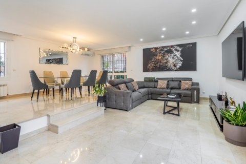 House for sale Madrid, Spain 6 bedrooms, 366 sq.m. No. 113763 - photo 3