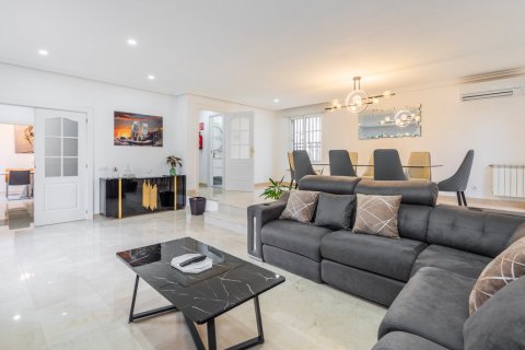 House for sale Madrid, Spain 6 bedrooms, 366 sq.m. No. 113763 - photo 7