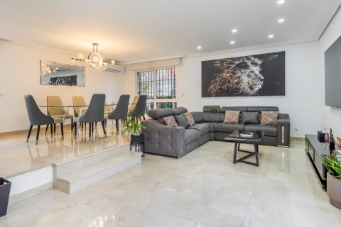 House for sale Madrid, Spain 6 bedrooms, 366 sq.m. No. 113763 - photo 4