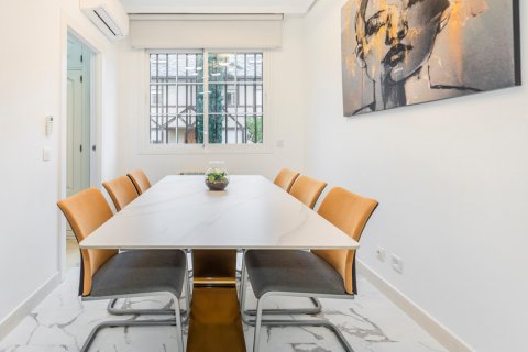 House for sale Madrid, Spain 6 bedrooms, 366 sq.m. No. 113763 - photo 19