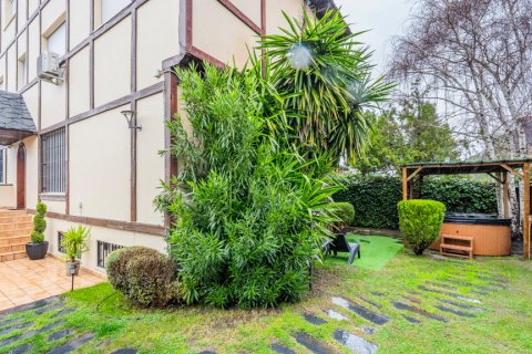 House for sale Madrid, Spain 6 bedrooms, 366 sq.m. No. 113763 - photo 1
