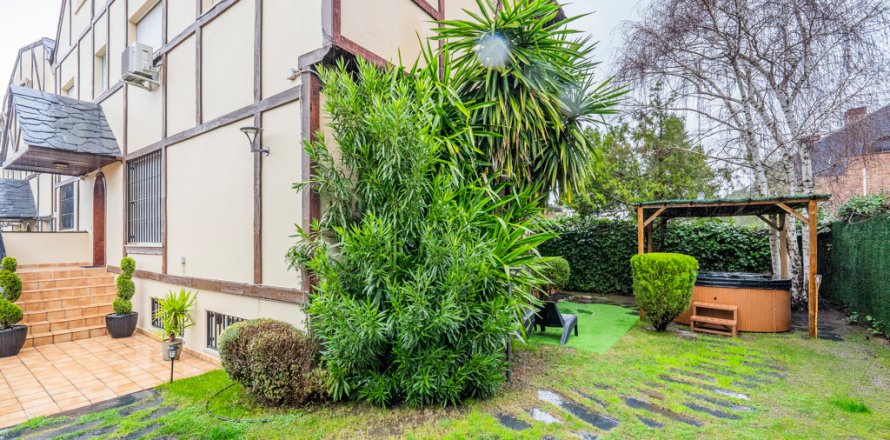 House Madrid, Spain 6 bedrooms, 366 sq.m. No. 113763