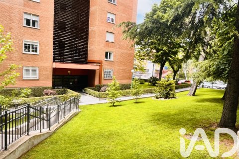 Apartment in Madrid, Spain 2 bedrooms, 86 sq.m. No. 172593