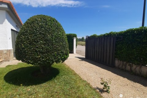 House for sale in Garrafe de Torio, Leon, Spain 3 bedrooms, 1291 sq.m. No. 153959 - photo 3