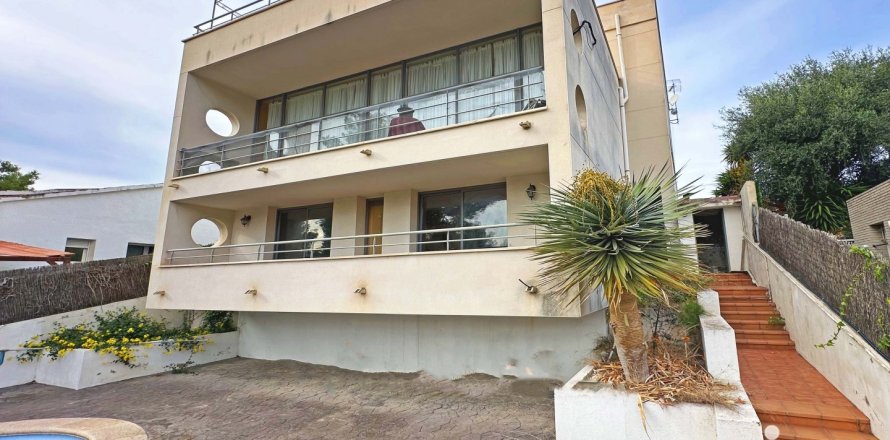 Hus i Sitges, Barcelona, Spanien 4 sovrum, 544 kvm. Nr. 153954