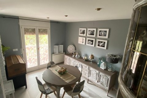 Продажа дома в Лерида, Испания 5 спален, 295м2 №153953 - фото 3