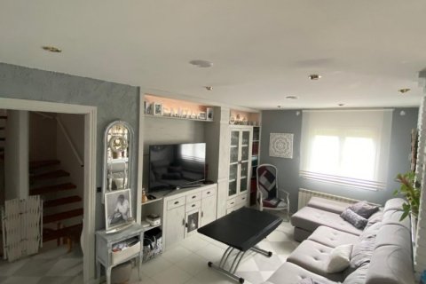 Продажа дома в Лерида, Испания 5 спален, 295м2 №153953 - фото 4