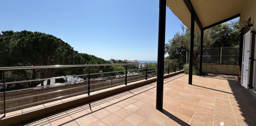 Hus i Sant Pol de Mar, Barcelona, Spanien 4 sovrum, 252 kvm. Nr. 153958