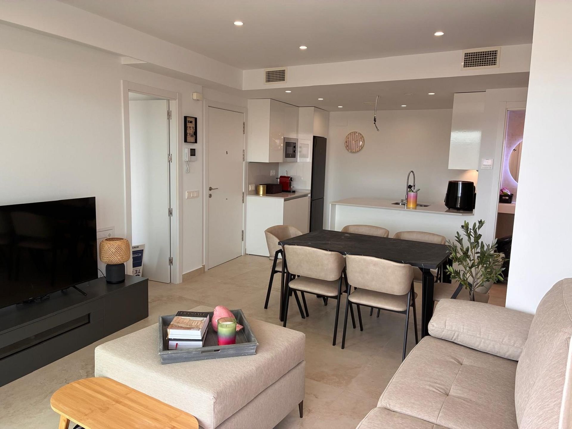 Apartment in Aguilas, Murcia, Spain 2 bedrooms, 68 sq.m. No. 194992