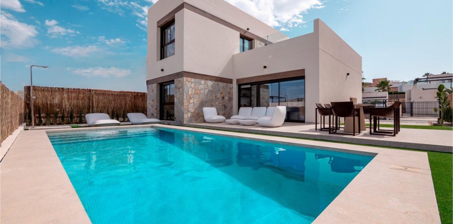 Villa a Alicante, Spagna 3 camere da letto, 131 mq. N° 112179