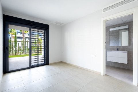 Apartment for sale in La Zenia, Alicante, Spain 146 sq.m. No. 181677 - photo 25