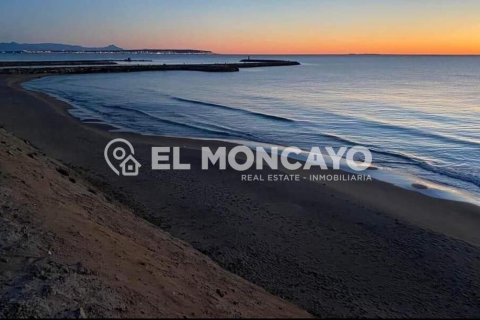 Villa for sale in Alicante, Spain 13 bedrooms, 799 sq.m. No. 149143 - photo 20