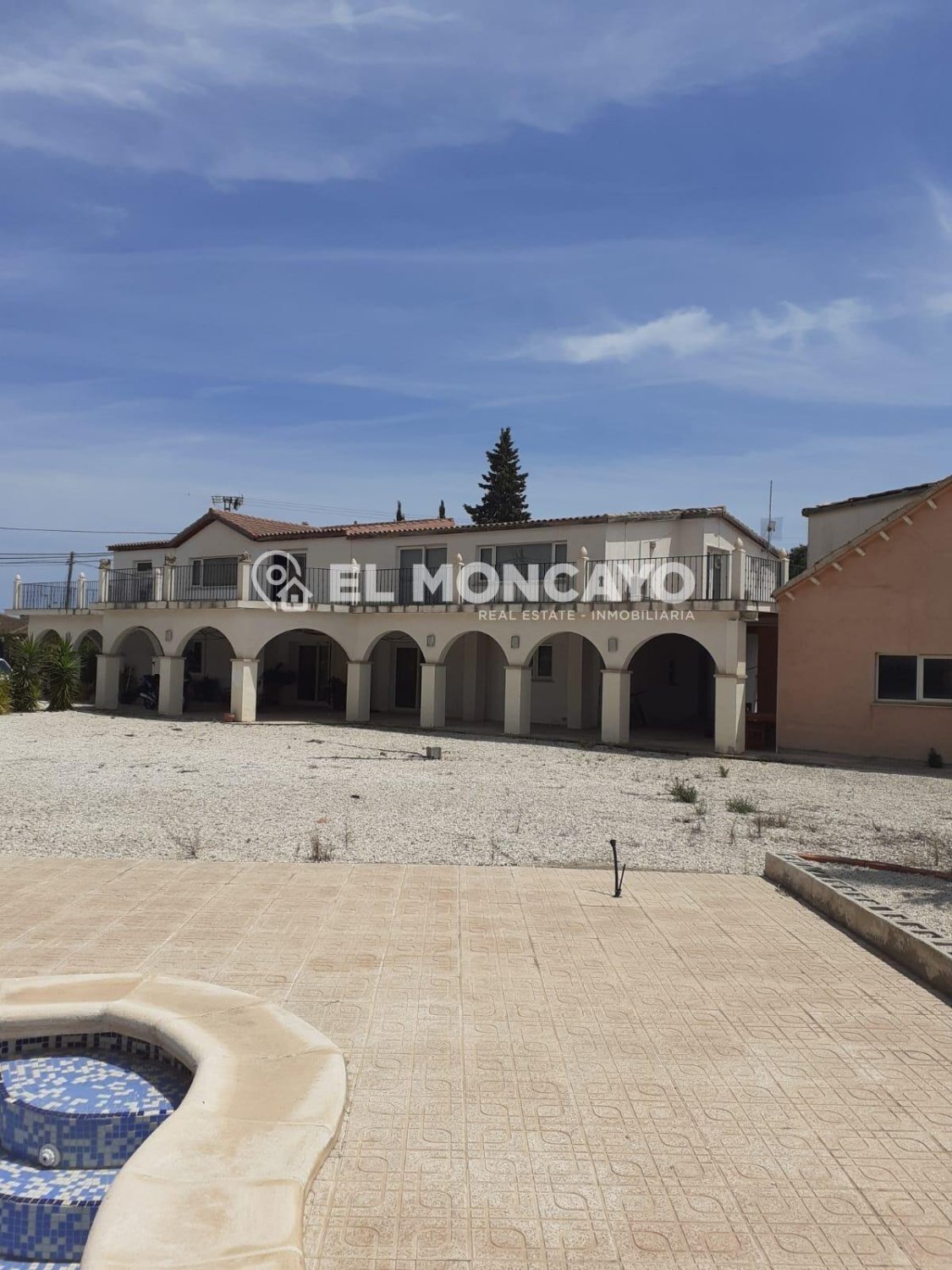 Villa in Alicante, Spain 13 bedrooms, 799 sq.m. No. 149143