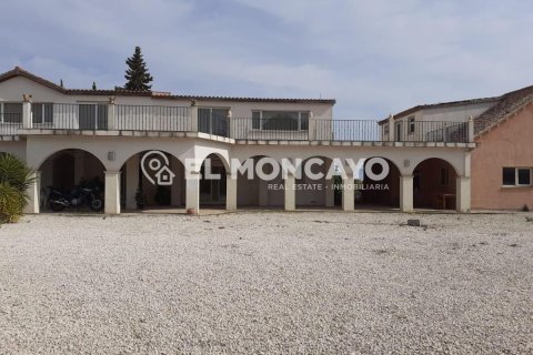 Villa for sale in Alicante, Spain 13 bedrooms, 799 sq.m. No. 149143 - photo 11