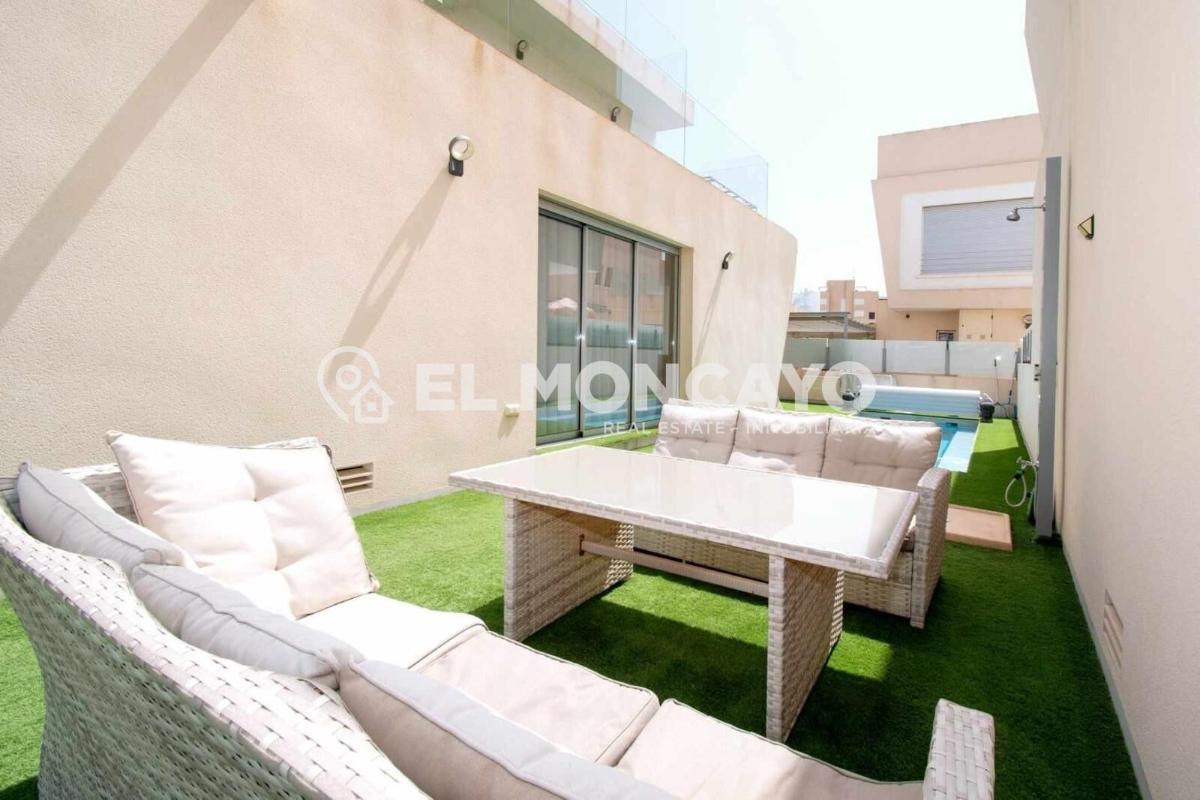 Villa Alicante, Spānijā 3 istabas, 120 m2 Nr. 149144