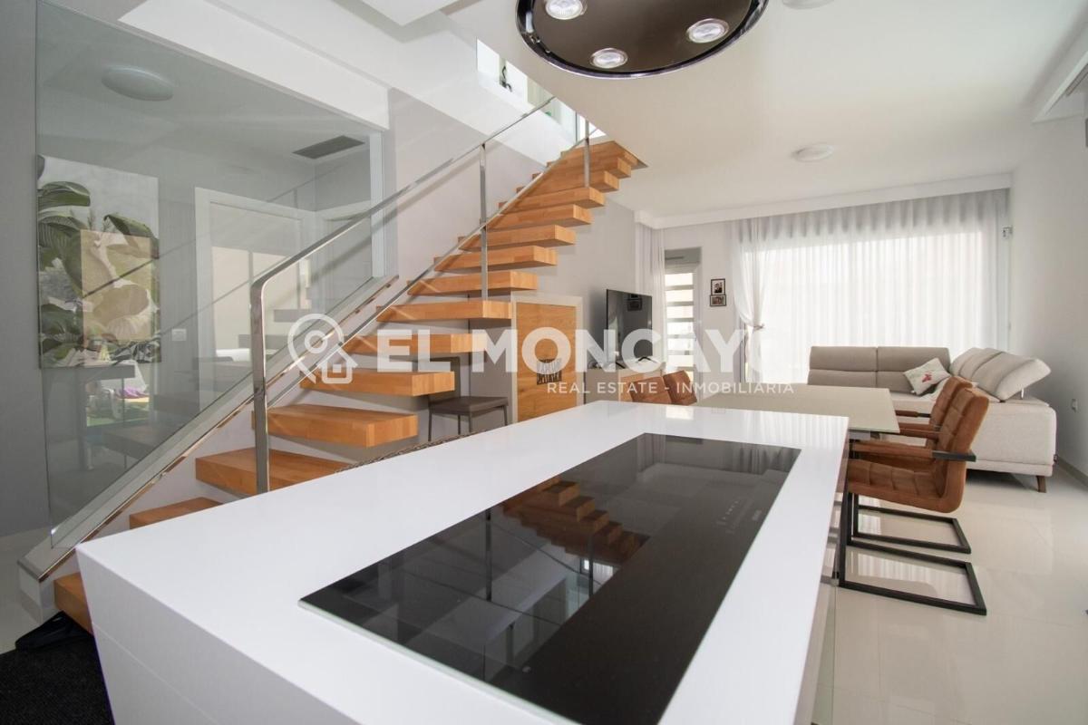 Villa Alicante, Spānijā 3 istabas, 120 m2 Nr. 149144