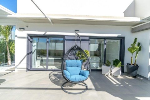 Villa for sale in Alicante, Spain 3 bedrooms, 204 sq.m. No. 149140 - photo 29