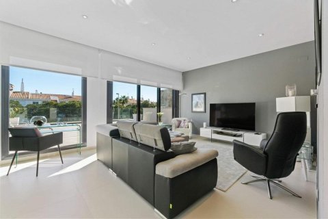 Villa for sale in Alicante, Spain 3 bedrooms, 204 sq.m. No. 149140 - photo 18