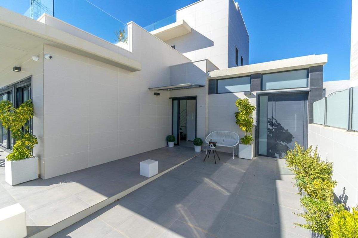 Huvila Alicante, Espanja 3 makuuhuonetta, 204 m2 No. 149140