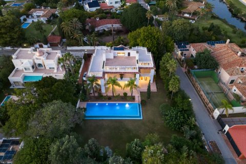 Willa w Estepona, Malaga, Hiszpania 7 sypialni, 761 mkw. nr 174236 – zdjęcie 5
