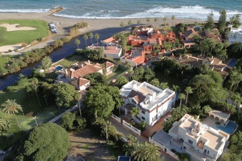 Willa w Estepona, Malaga, Hiszpania 7 sypialni, 761 mkw. nr 174236 – zdjęcie 6