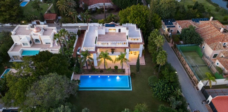 Willa w Estepona, Malaga, Hiszpania 7 sypialni, 761 mkw. nr 174236
