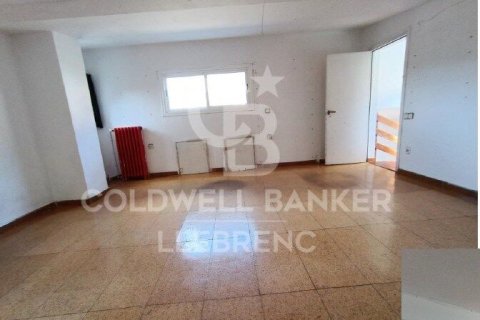 House for sale in Barcelona, Spain 4 bedrooms, 158 sq.m. No. 179007 - photo 27