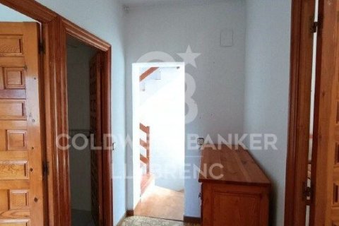 House for sale in Barcelona, Spain 4 bedrooms, 158 sq.m. No. 179007 - photo 17