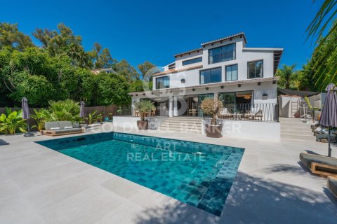 Villa a Marbella, Malaga, Spagna 5 camere da letto, 327 mq. N° 179009
