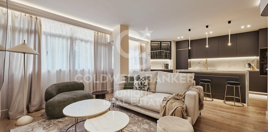 Apartment à Madrid, Espagne 3 chambres, 243 m2 No. 179006