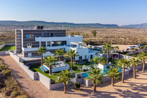 Продажа виллы Сан-Мигель-де-Салинас, Аликанте, Испания 6 спален, 330м2 №113871 - фото 1
