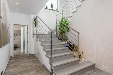 Продажа виллы Сан-Мигель-де-Салинас, Аликанте, Испания 6 спален, 330м2 №113871 - фото 13